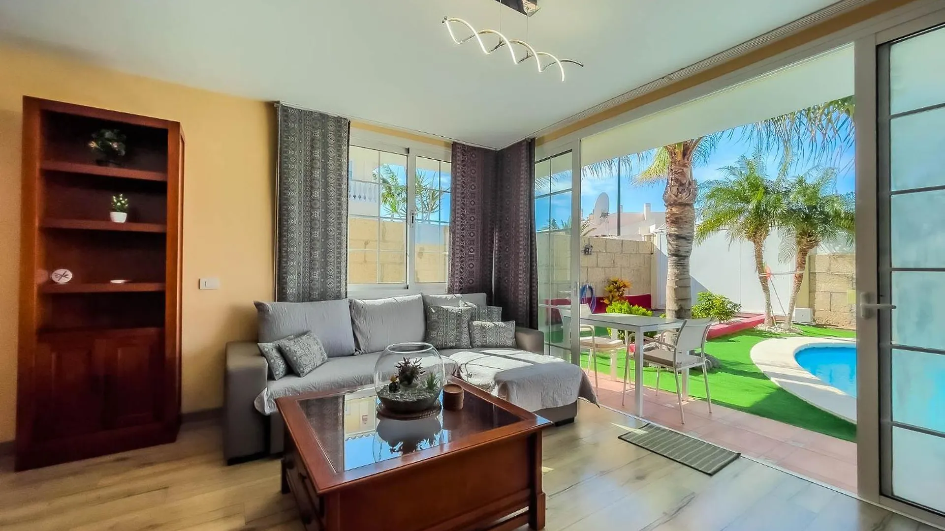 Villa Green Heart Palm-mar